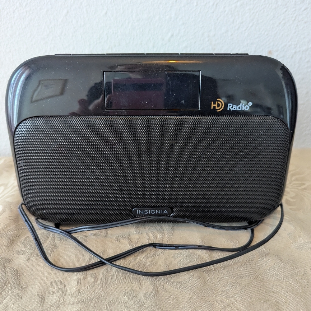 Insignia Black HD Radio Portable Speaker